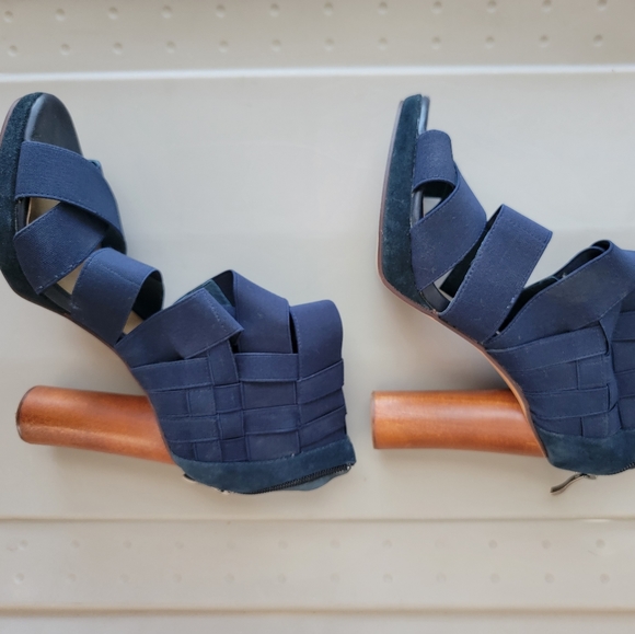 High heels - Picture 4 of 10